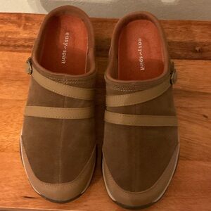 Easy Spirit Women’s  Tan and Brown Loafers
